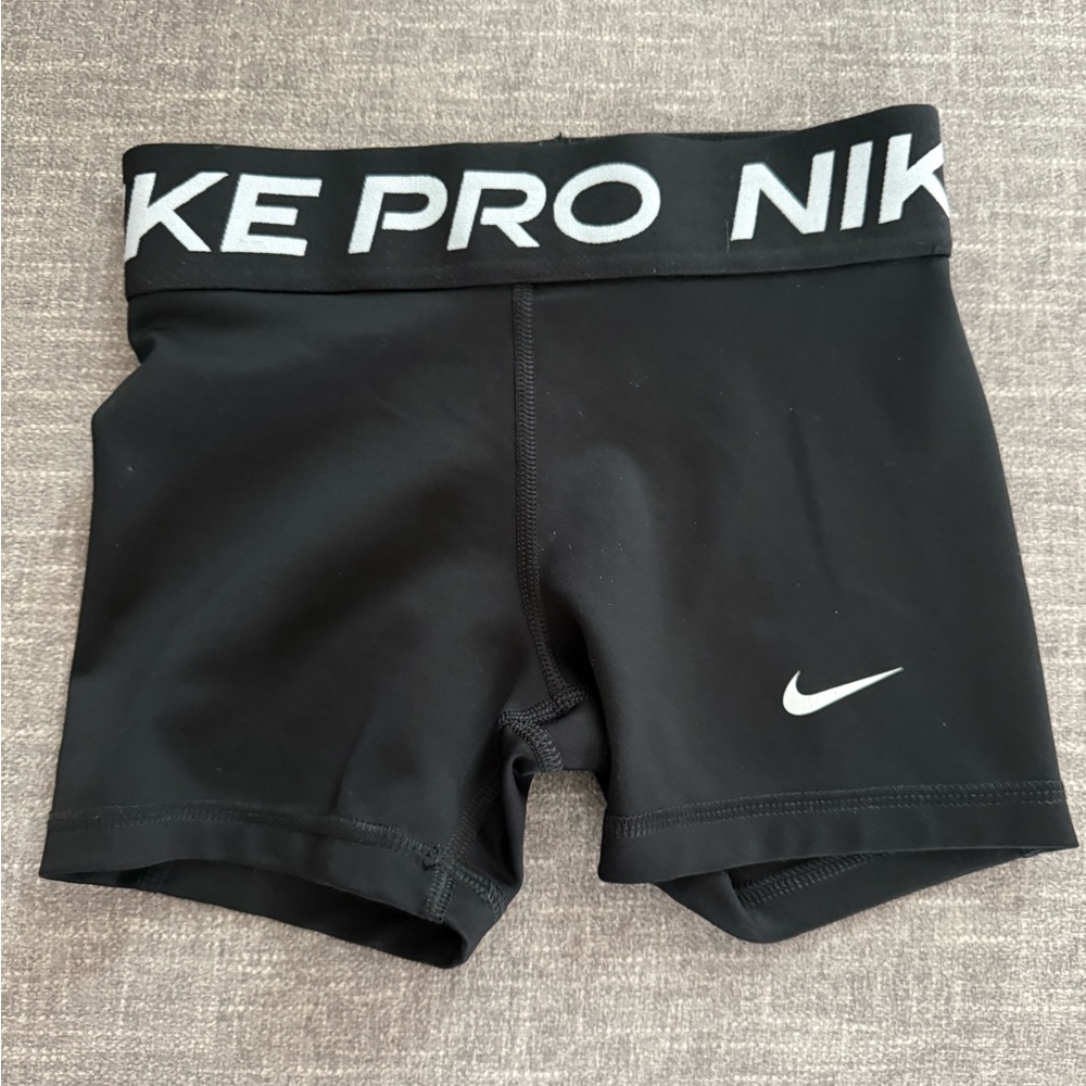 Girls Nike Pro shorts, black size S